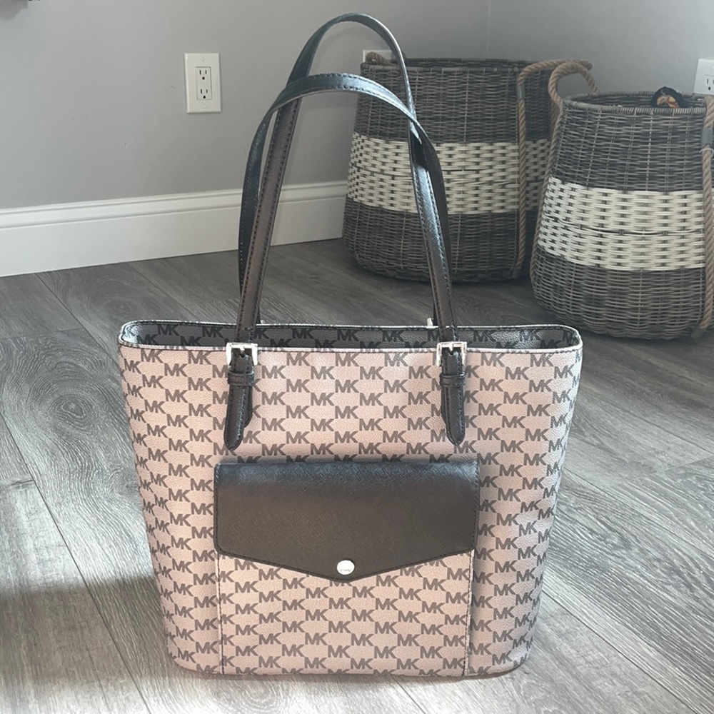 MICHAEL KORS jet set tote purse